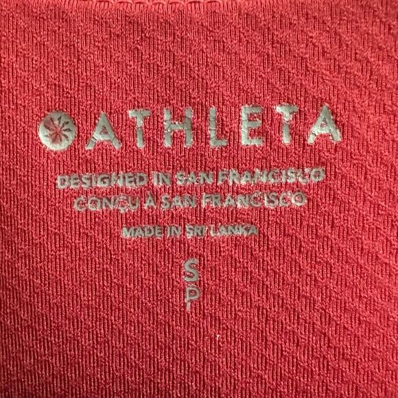 Athleta Ultimate Cropped Tank Top Red Metallic Camo Small Built in Bra Athletic - Picture 5 of 6